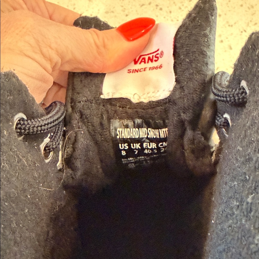 Vans Black and White Winter Boots - Picture 8 of 8